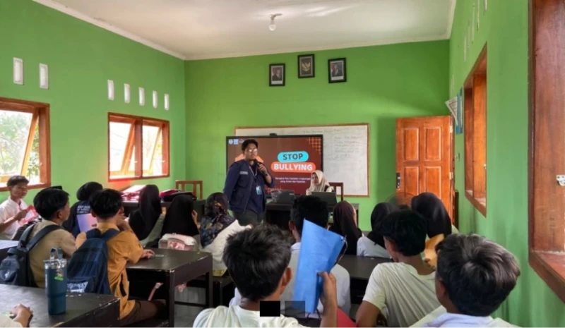 Peduli Mental Anak Bangsa, Mahasiswa KKP UIN Mataram Menggelar Edukasi Stop Prilaku Bullying Di Salah Satu Sekolah  Desa Jembatan Kembar Timur.